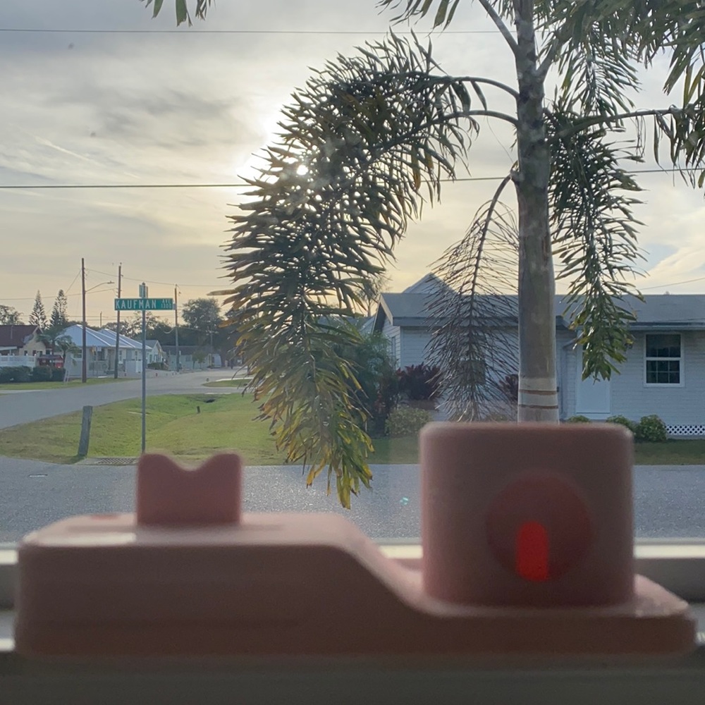 Charging station light pink